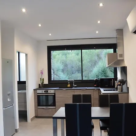 N5 Maison T2 Climatise * Ajaccio (Corsica)